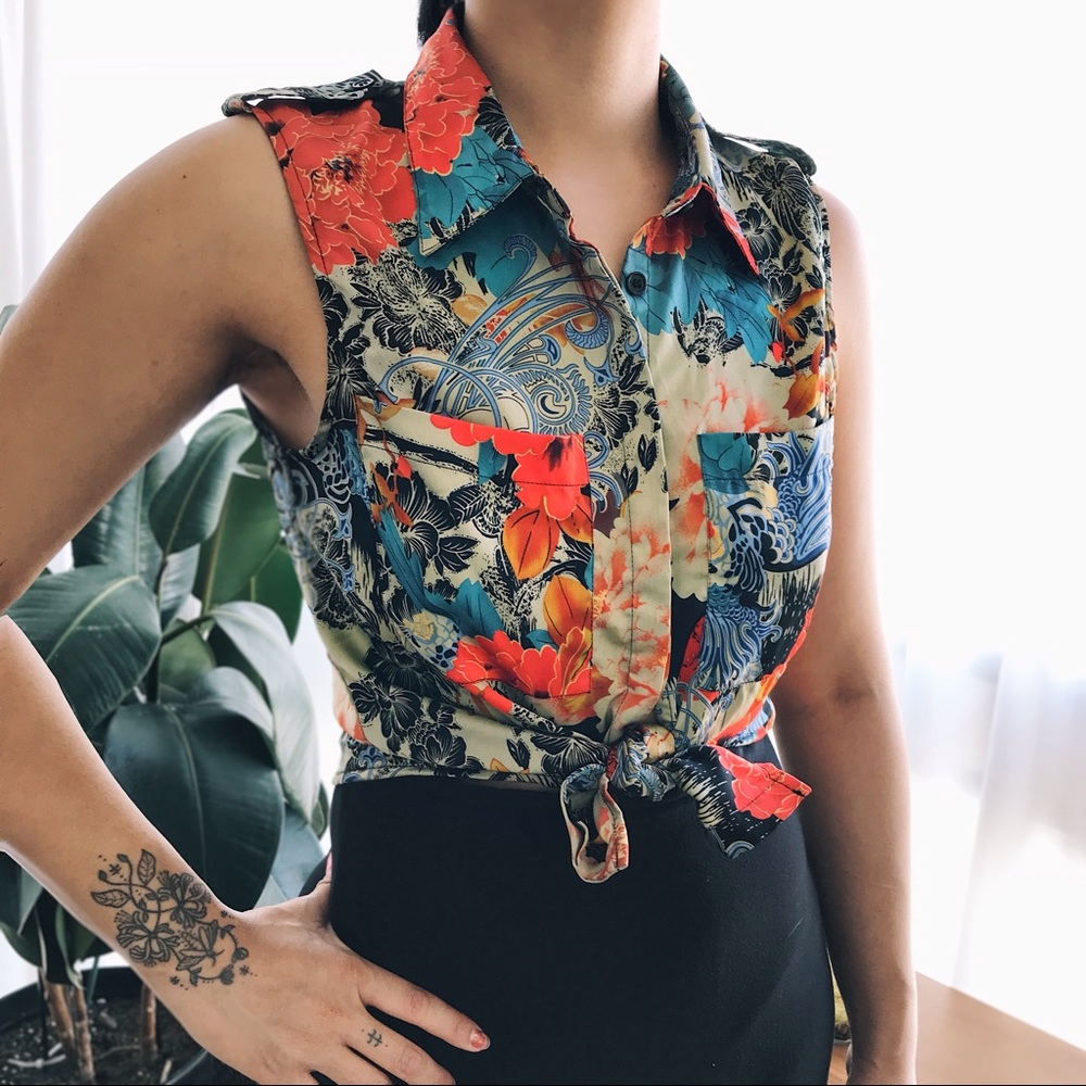 SOLD Tropical print sleeveless blouse, S